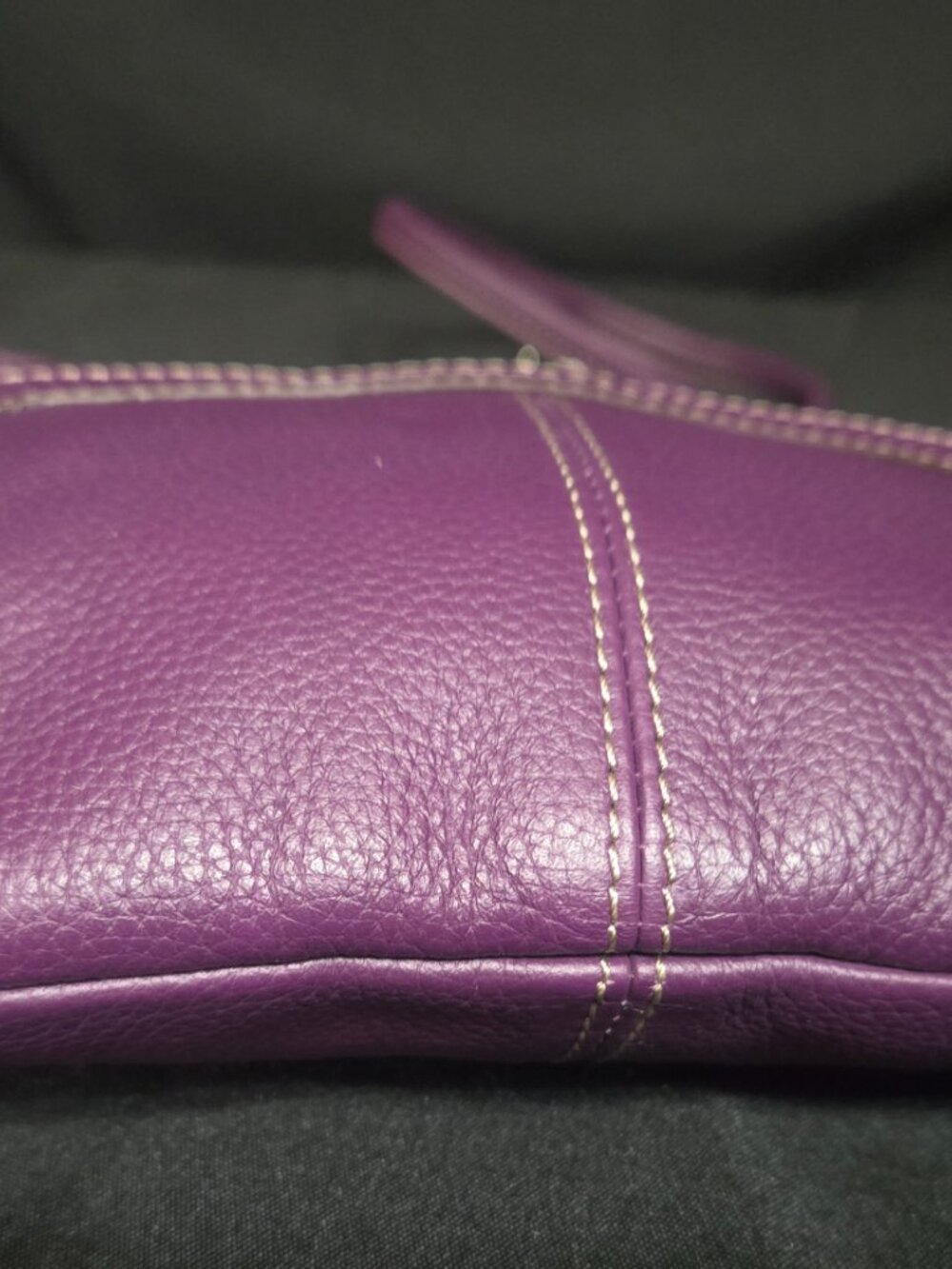Tignanello Purple Genuine Leather Crossbody NWOT Organizer Bag - Picture 4 of 7